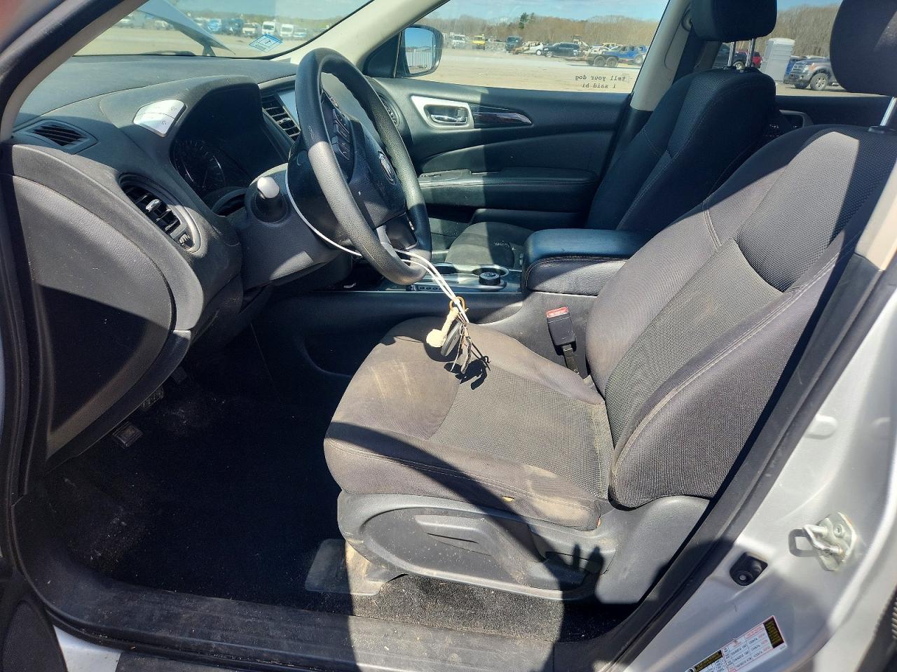 Nissan Pathfinder S