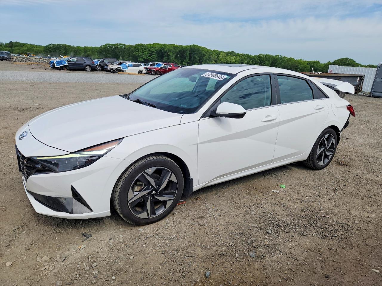 Salvage Hyundai ELANTRA Image