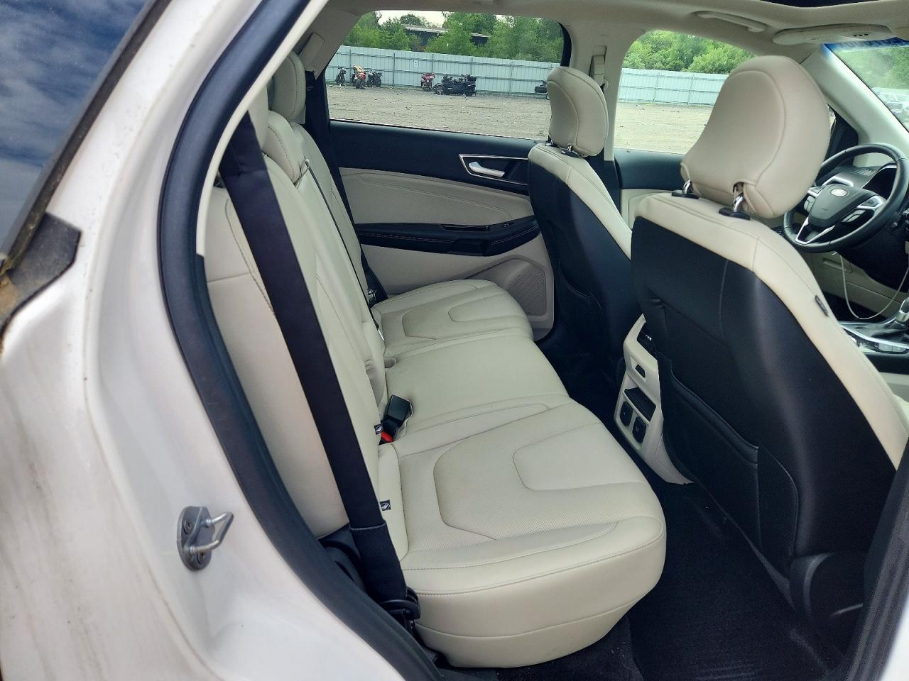 Ford Edge Titanium