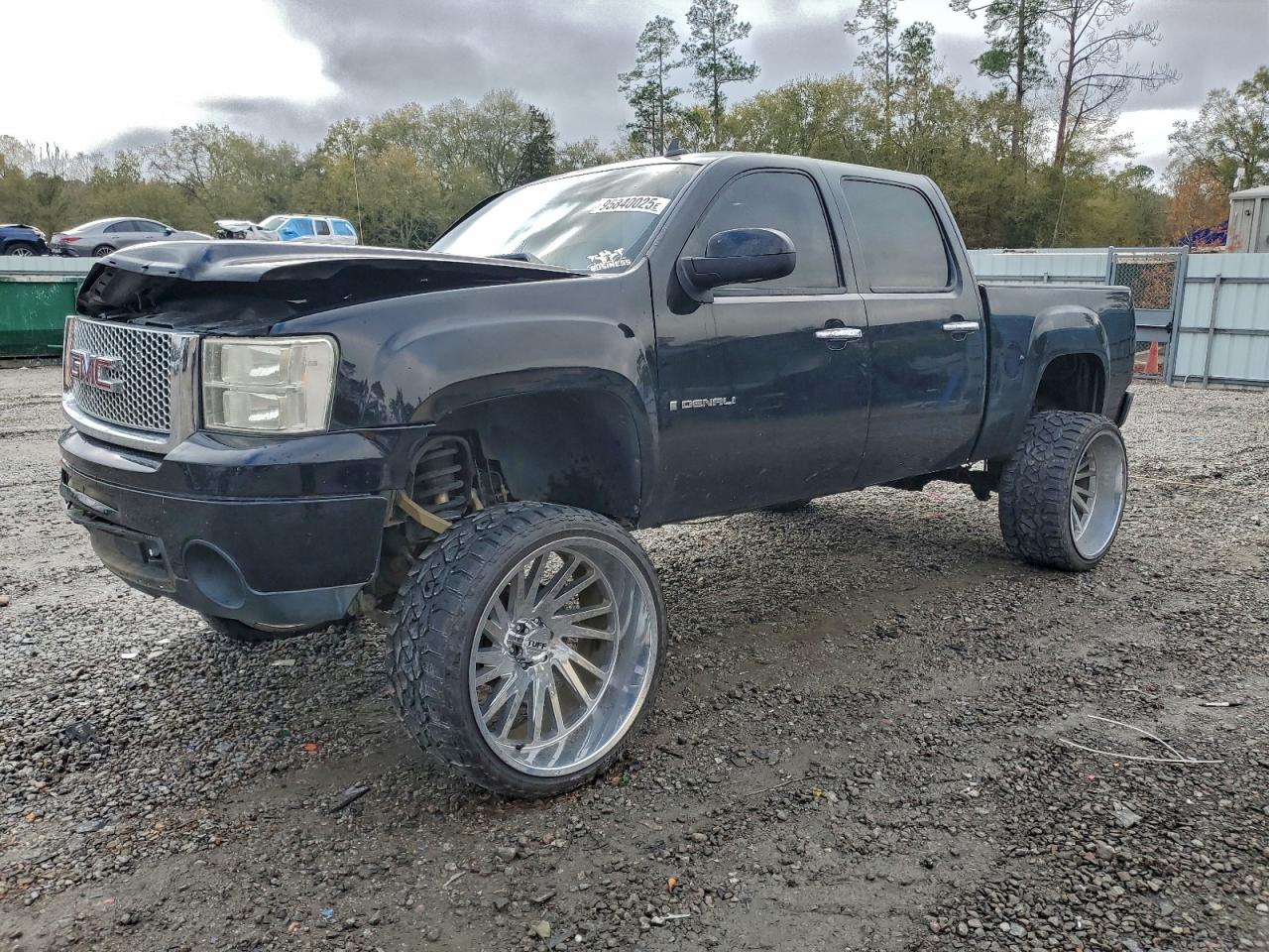 Salvage GMC Sierra Image