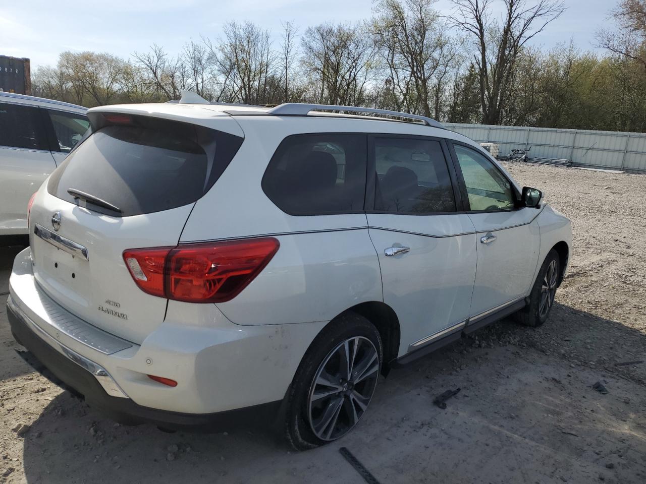 Nissan Pathfinder Platinum