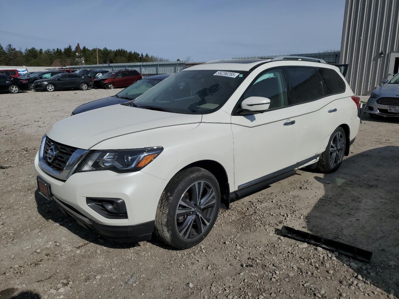 Salvage Nissan Pathfinder Image