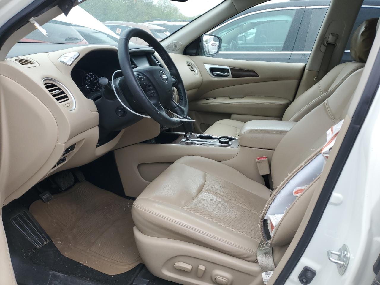 Nissan Pathfinder Platinum