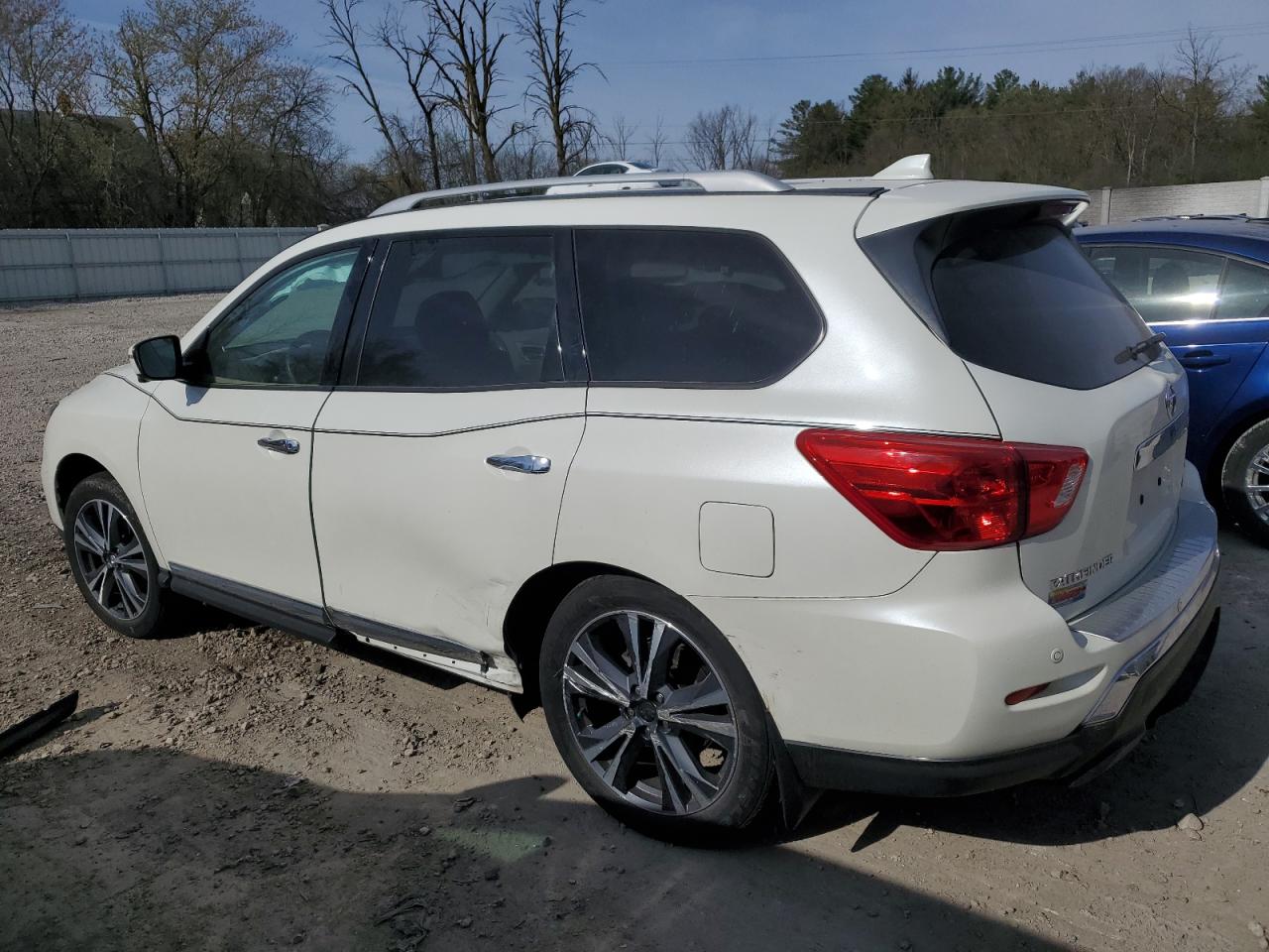 Nissan Pathfinder Platinum
