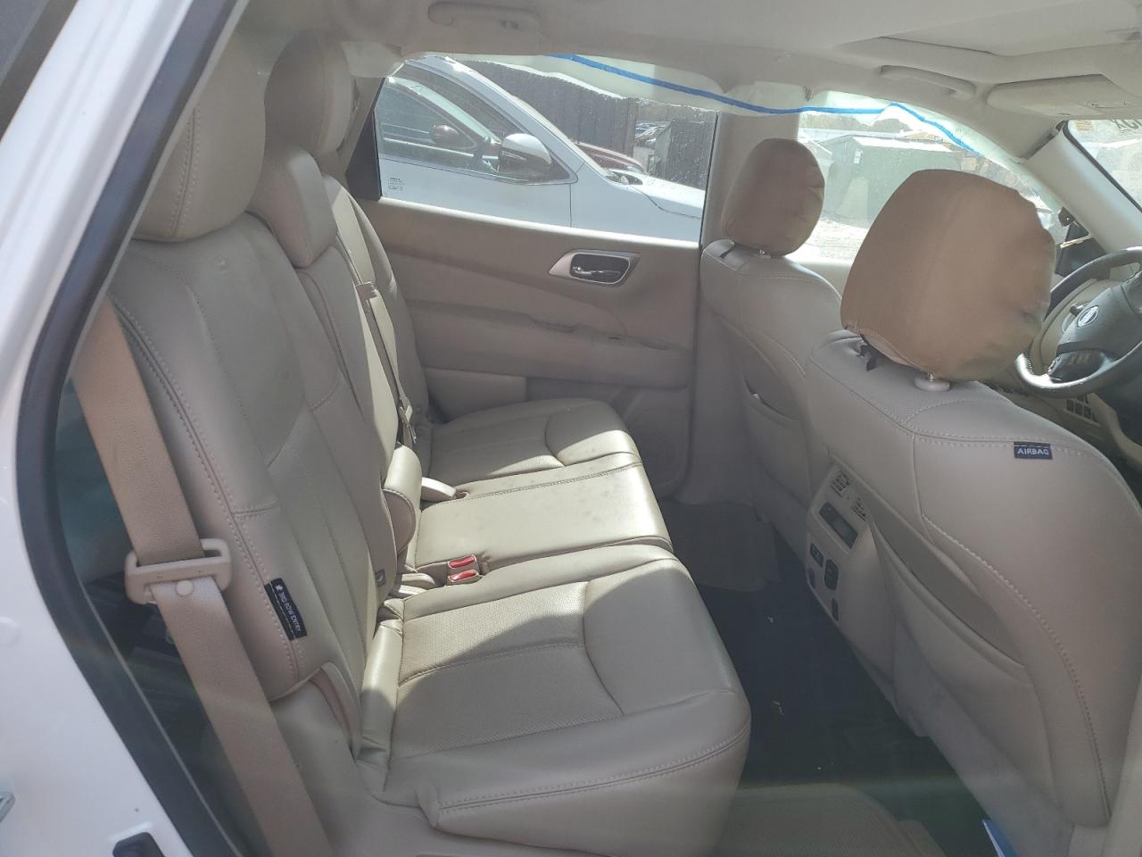 Nissan Pathfinder Platinum