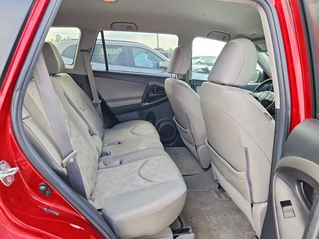 Toyota RAV4 Base