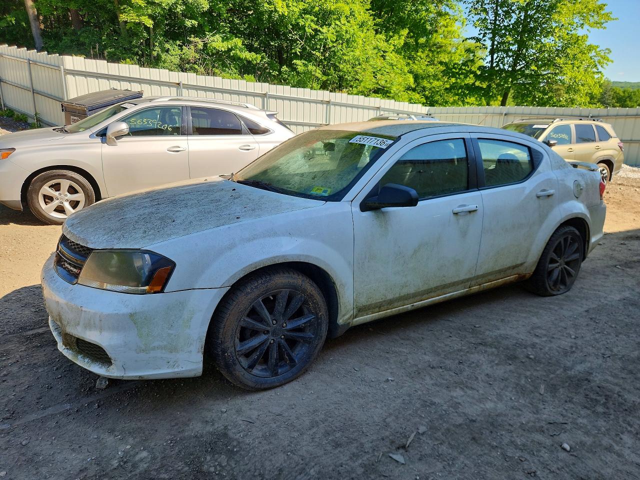 Salvage Dodge Avenger Image