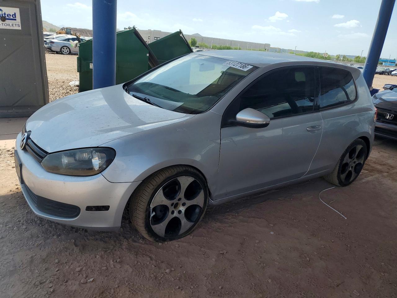 Salvage Volkswagen Golf Image