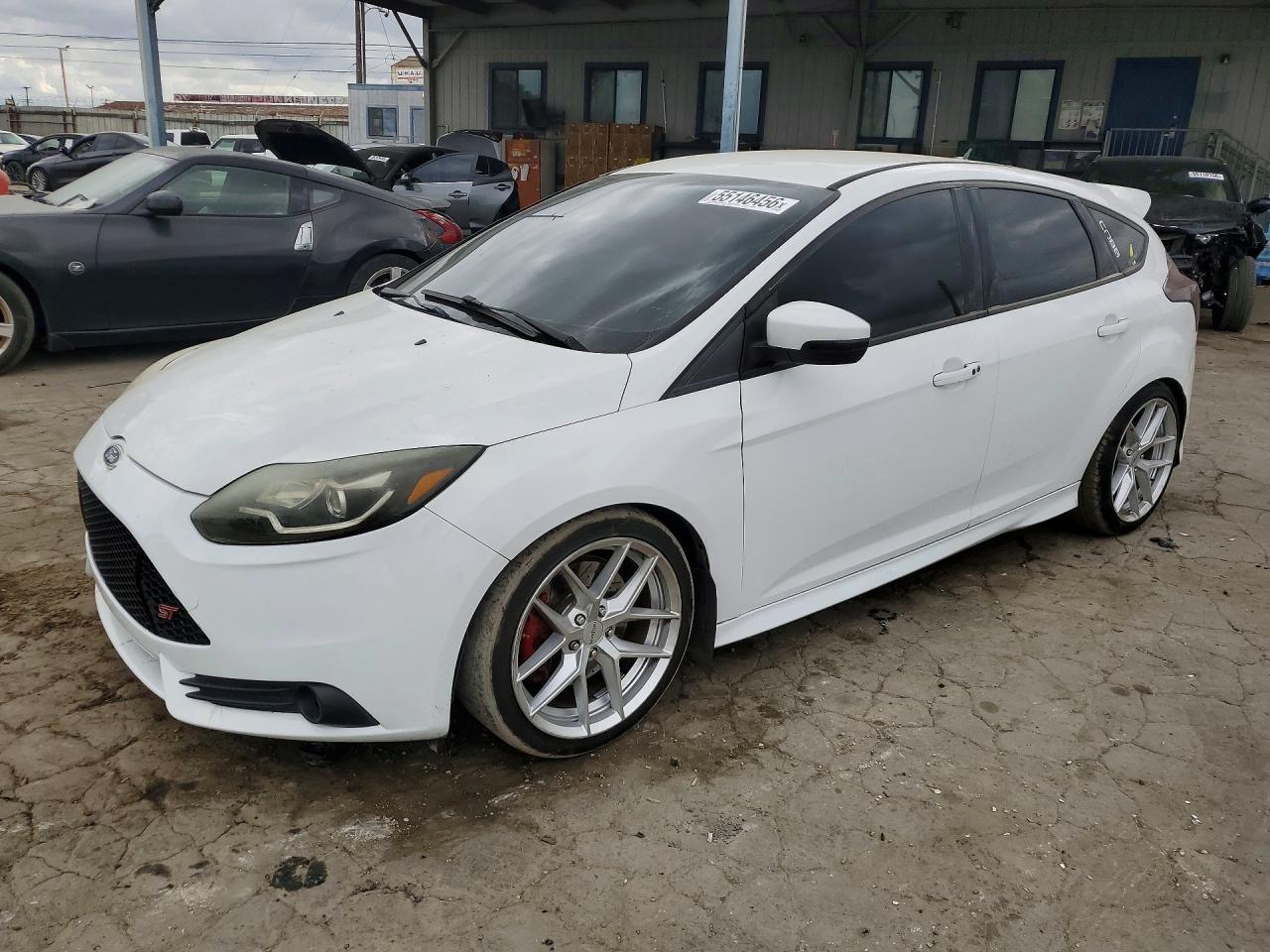 Salvage Ford Focus Image