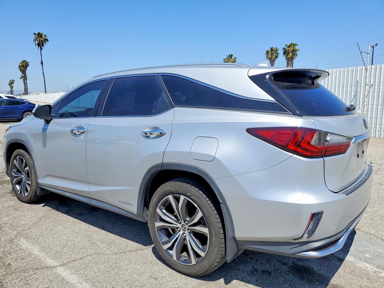 Lexus RX Base