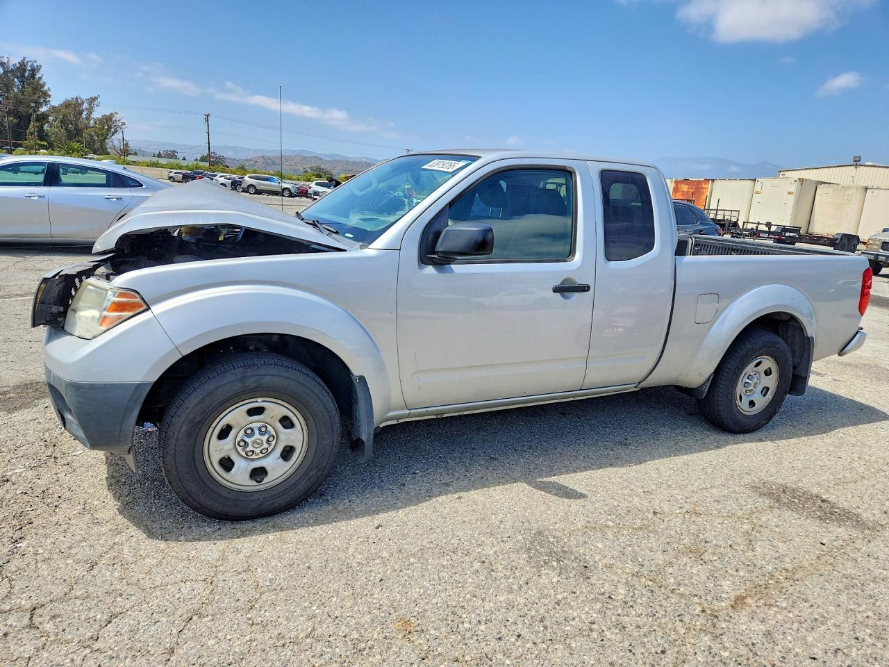Salvage Nissan Frontier Image