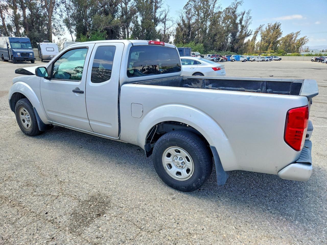 Nissan Frontier S