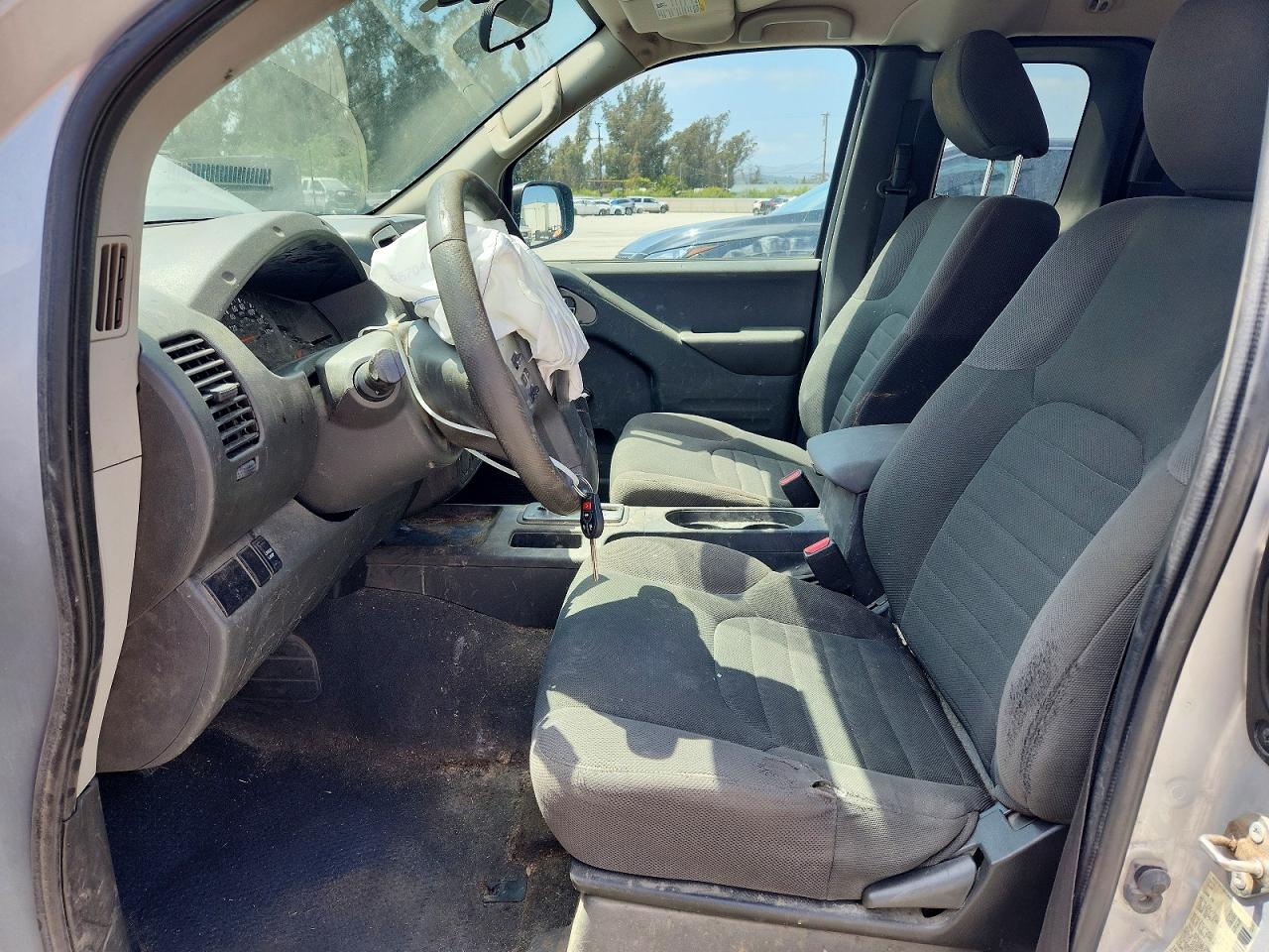 Nissan Frontier S