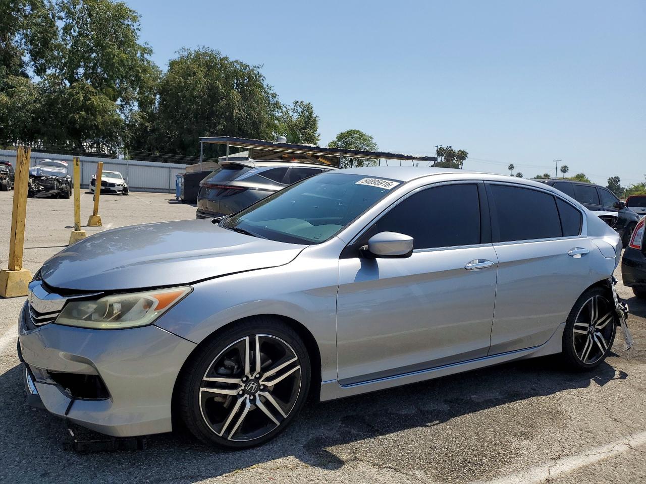 Salvage Honda Accord Image