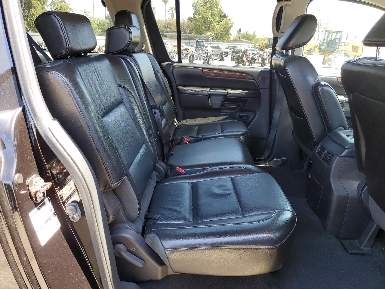 Nissan Armada Sl