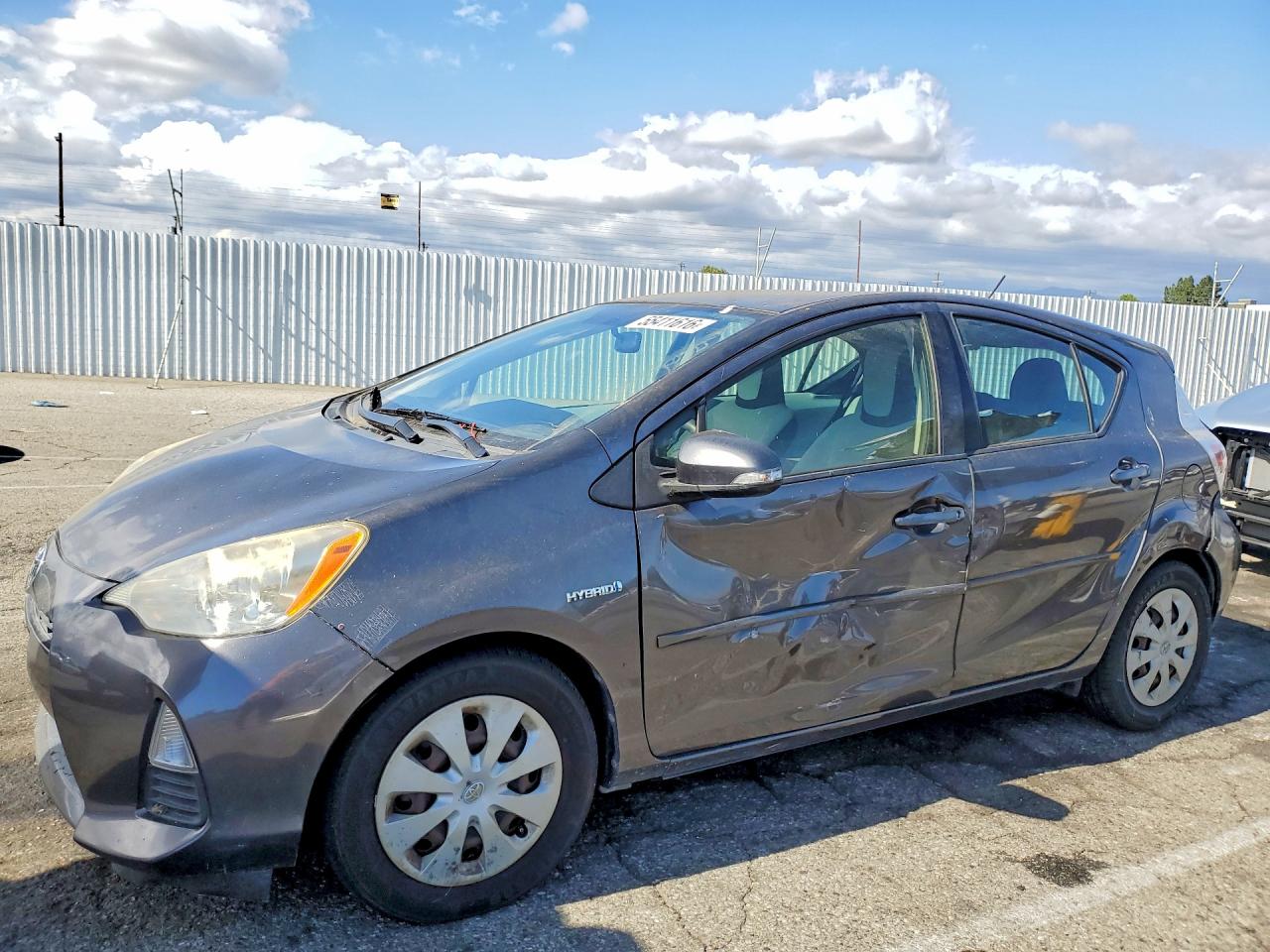 Salvage Toyota Prius Image