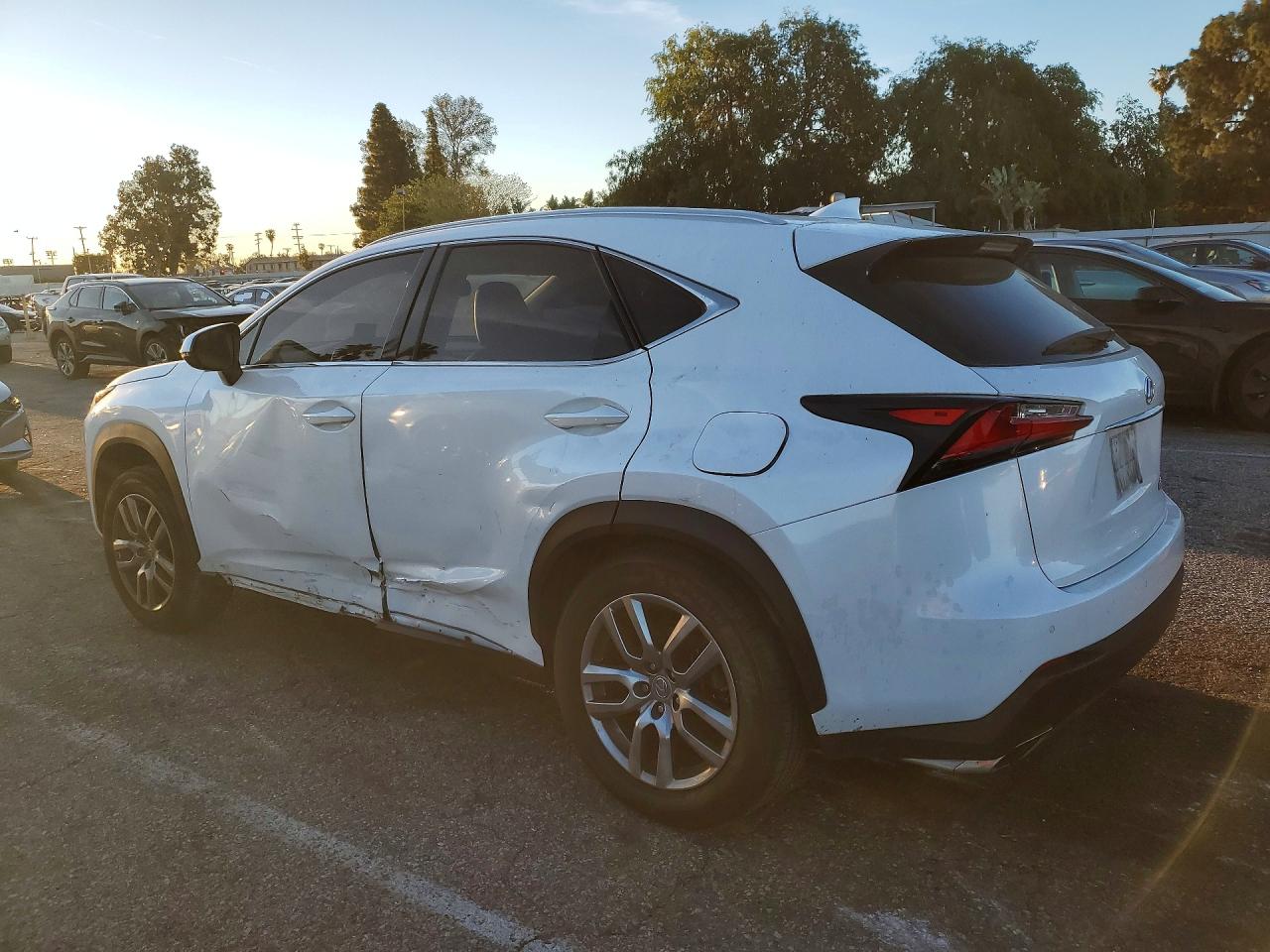 Lexus NX Base