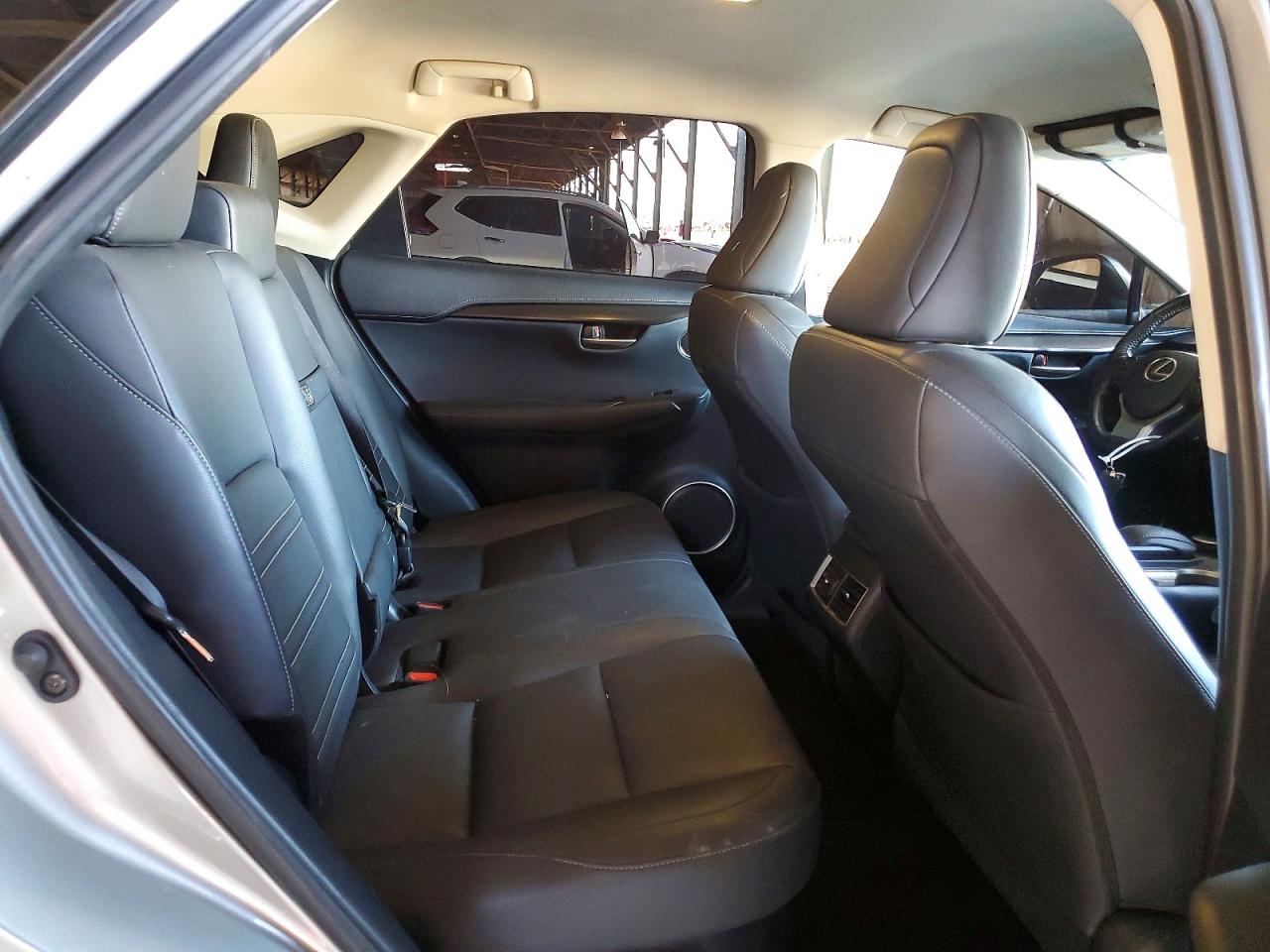 Lexus NX Base