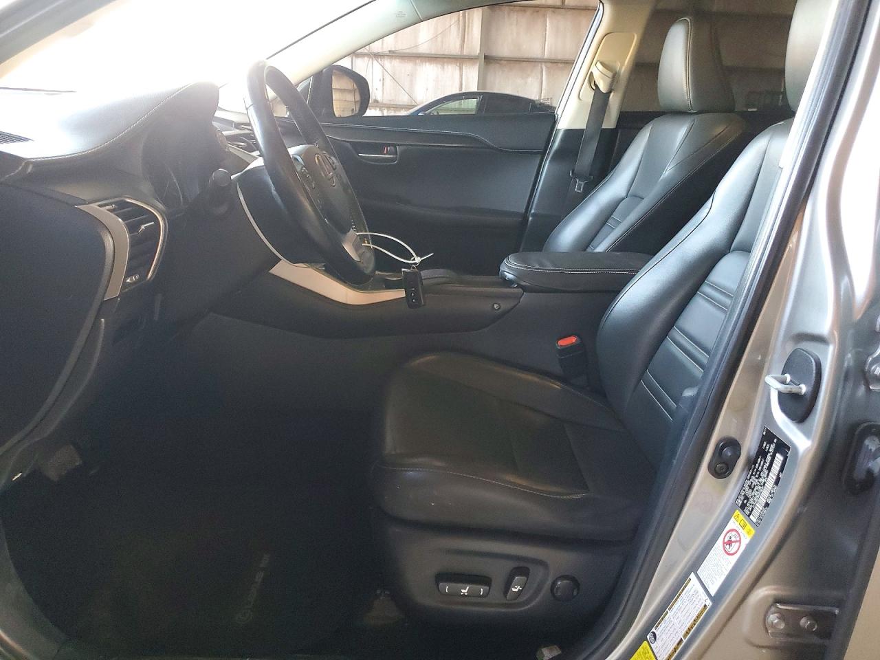 Lexus NX Base