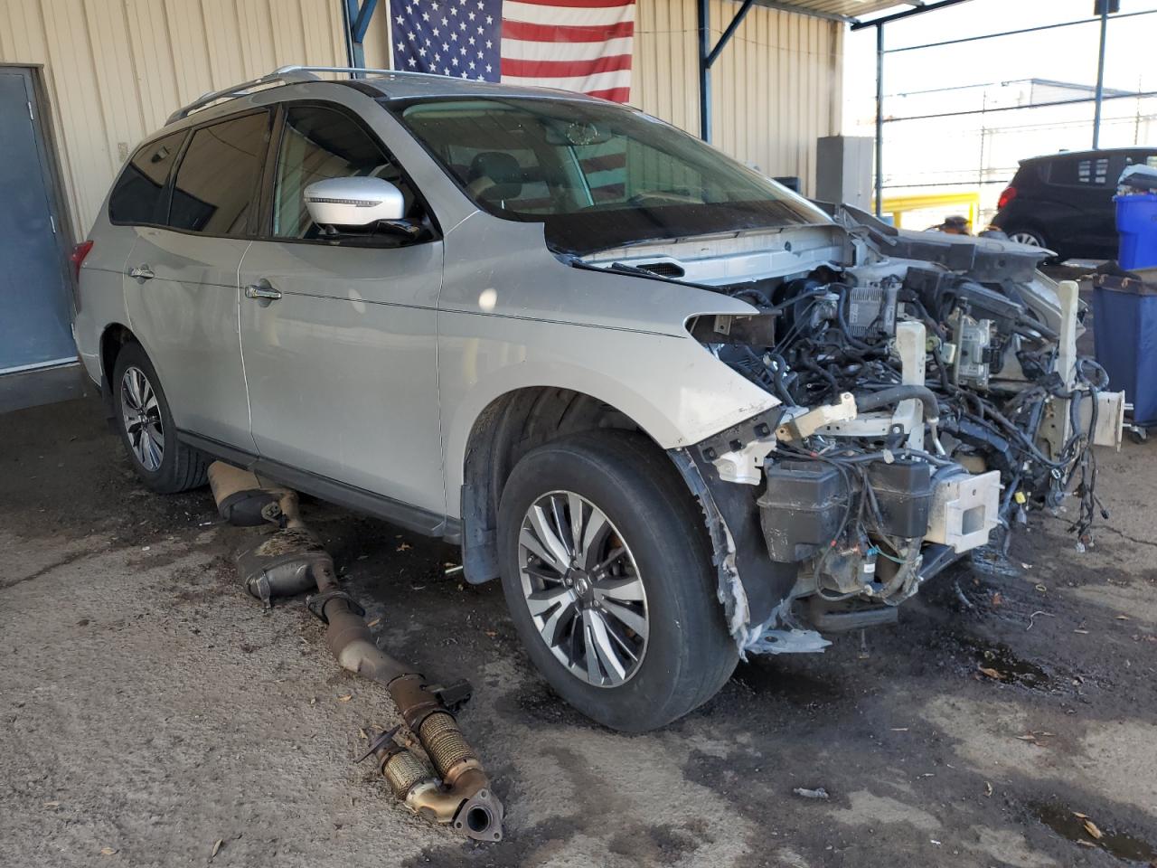 Nissan Pathfinder S