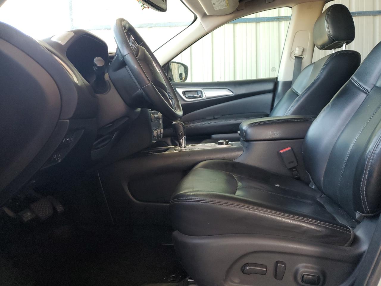 Nissan Pathfinder S