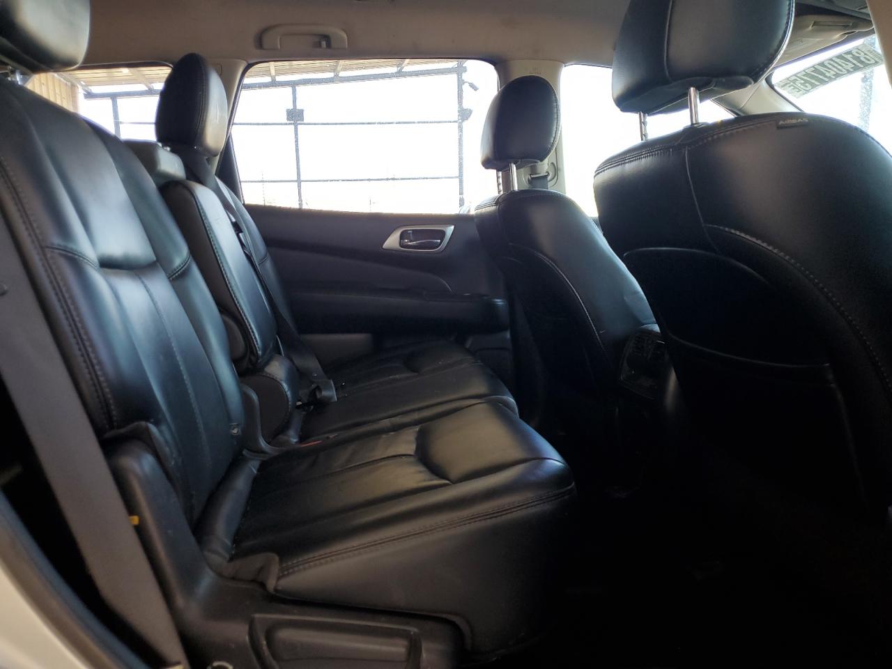 Nissan Pathfinder S