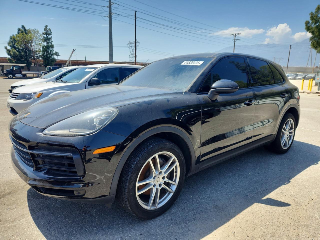 Salvage Porsche Cayenne Image