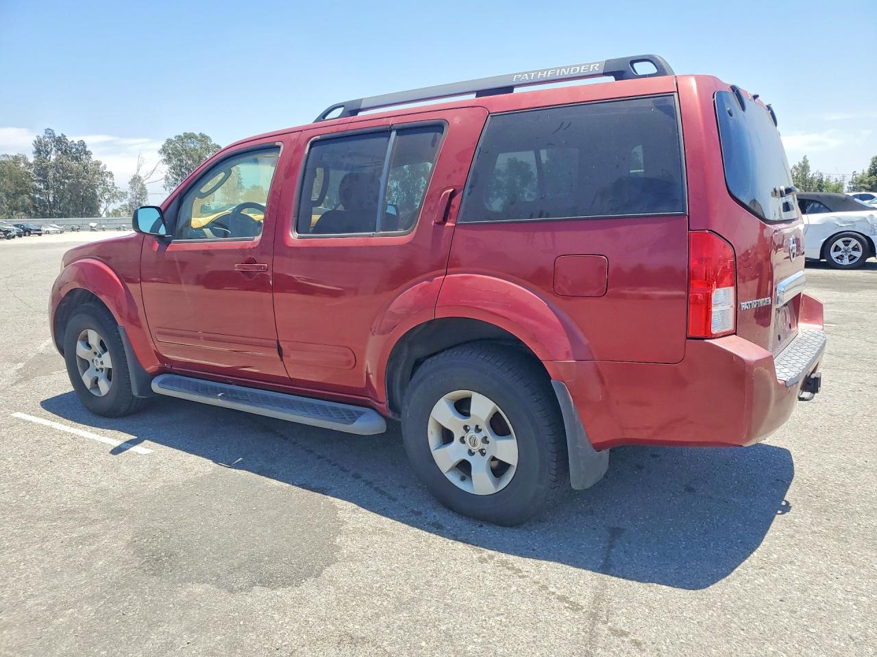 Nissan Pathfinder Xe