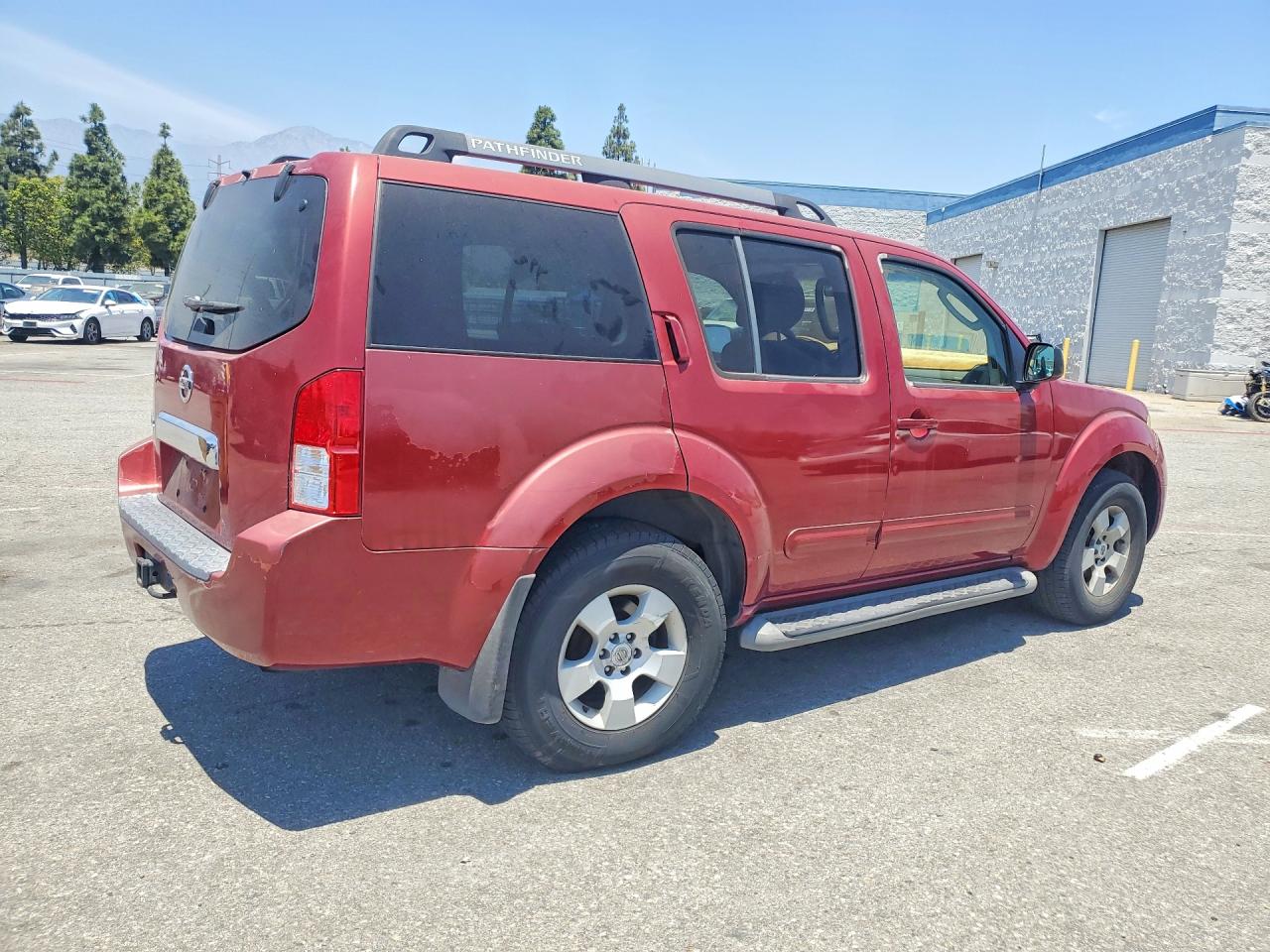 Nissan Pathfinder Xe