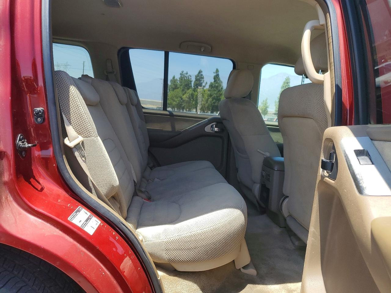 Nissan Pathfinder Xe