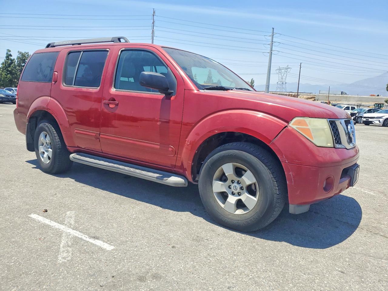 Nissan Pathfinder Xe