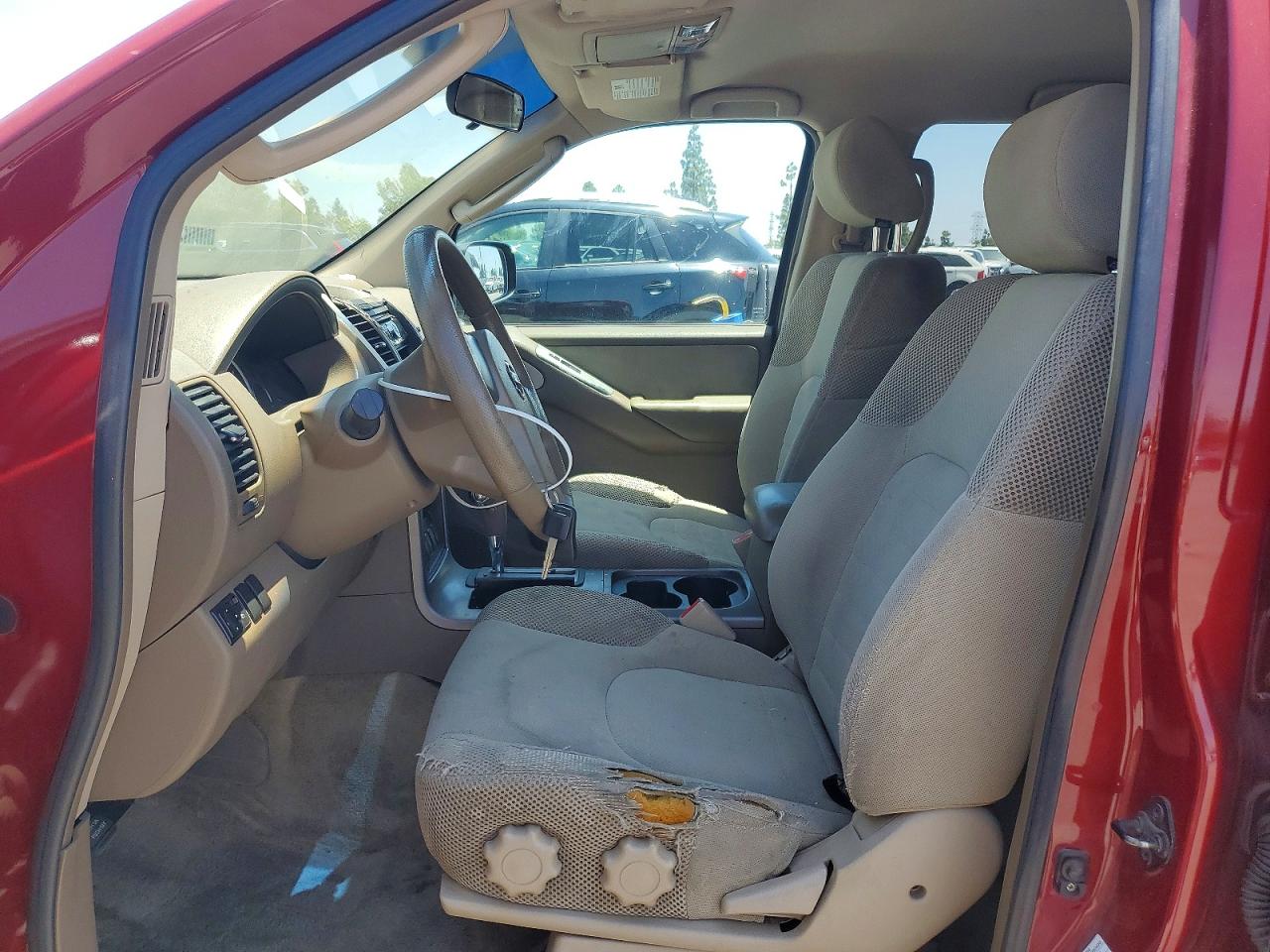 Nissan Pathfinder Xe