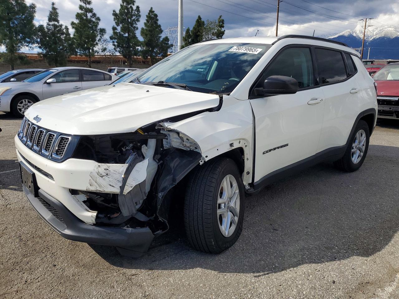 Salvage Jeep Compass Image