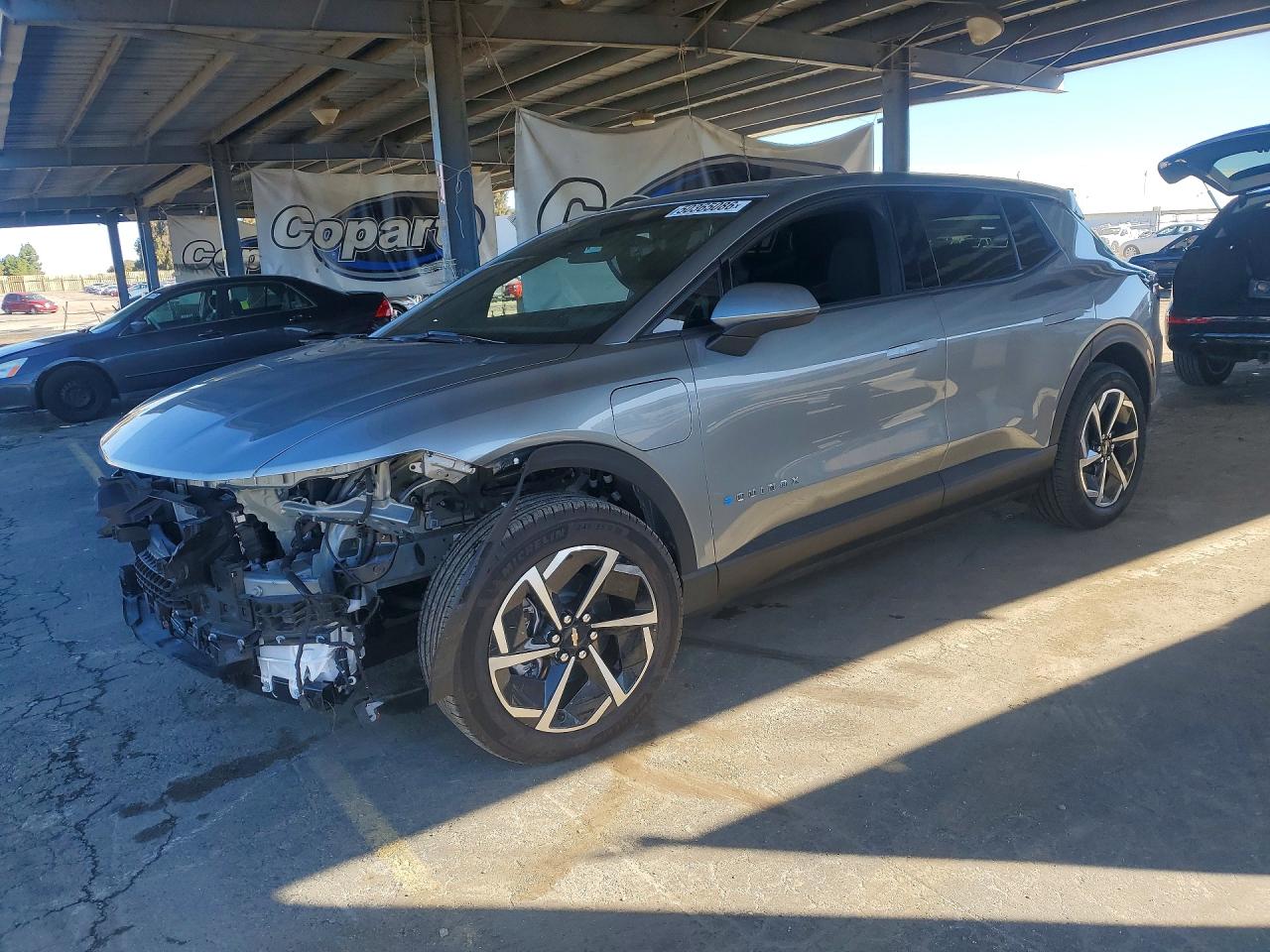 Salvage Chevrolet Equinox Image
