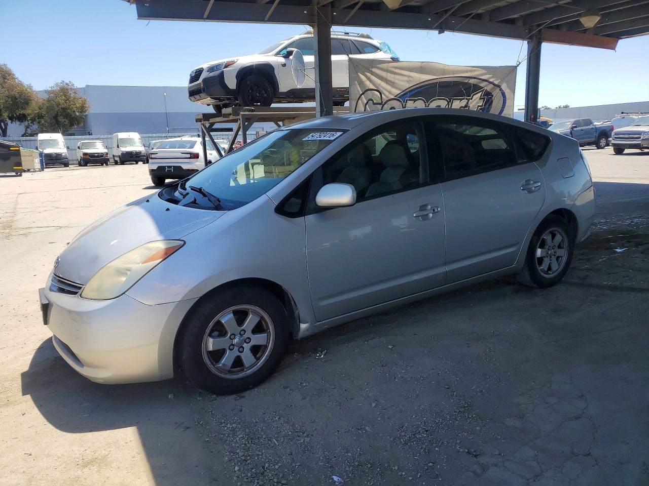 Salvage Toyota Prius Image