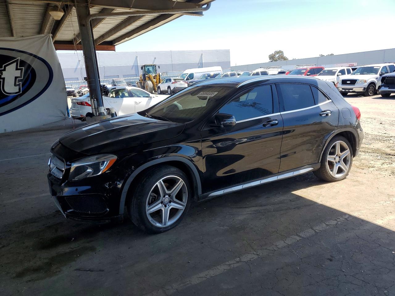 Salvage Mercedes-Benz GLA Image