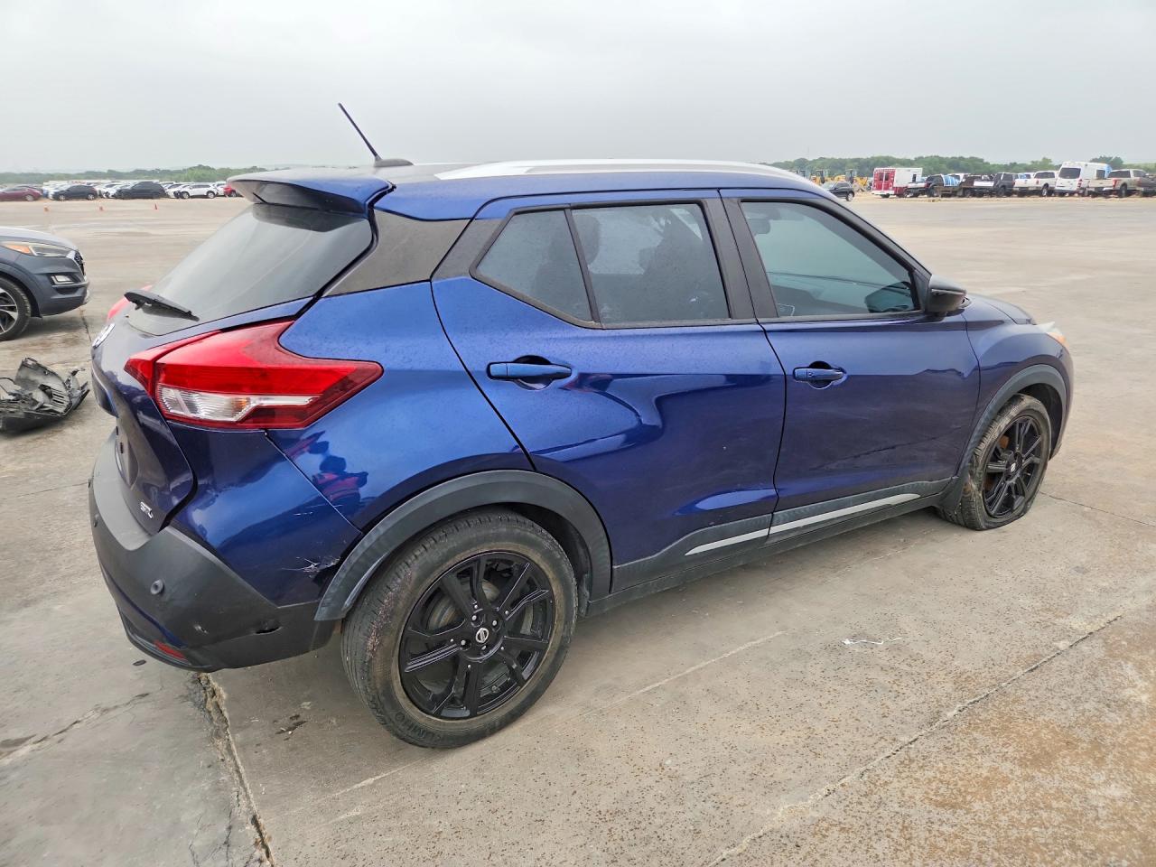 Nissan Kicks Sr