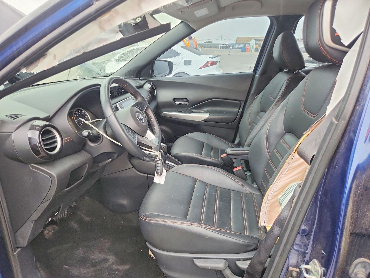 Nissan Kicks Sr
