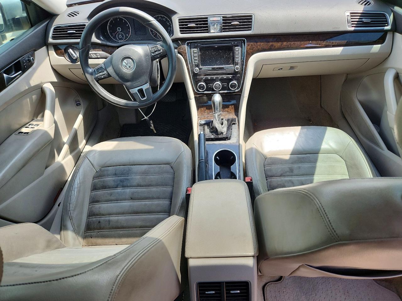 Volkswagen Passat Sel