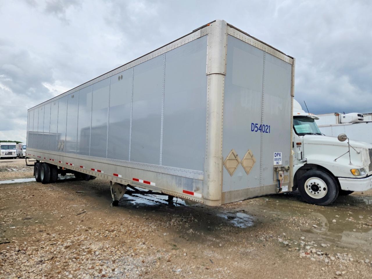 Salvage Wabash Dry Freigh Image