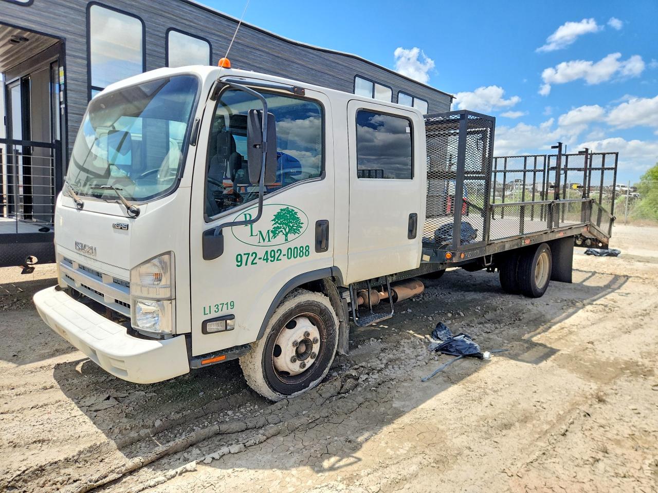 Salvage Isuzu Npr Image
