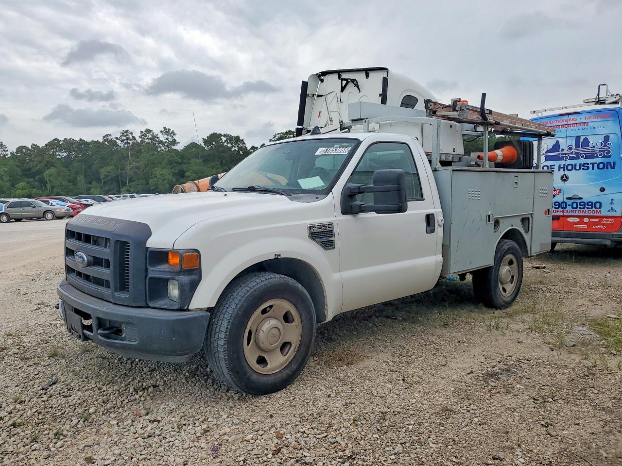 Salvage Ford F-350 Image