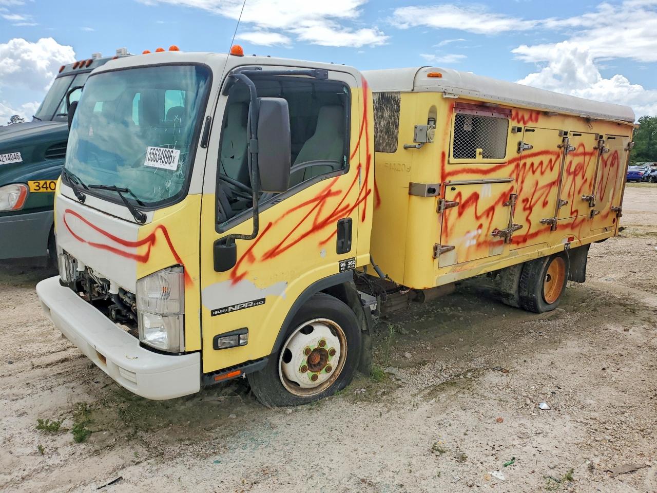 Salvage Isuzu Npr Image