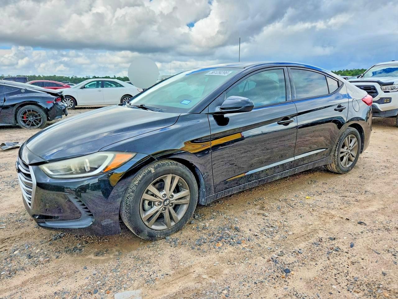 Salvage Hyundai ELANTRA Image