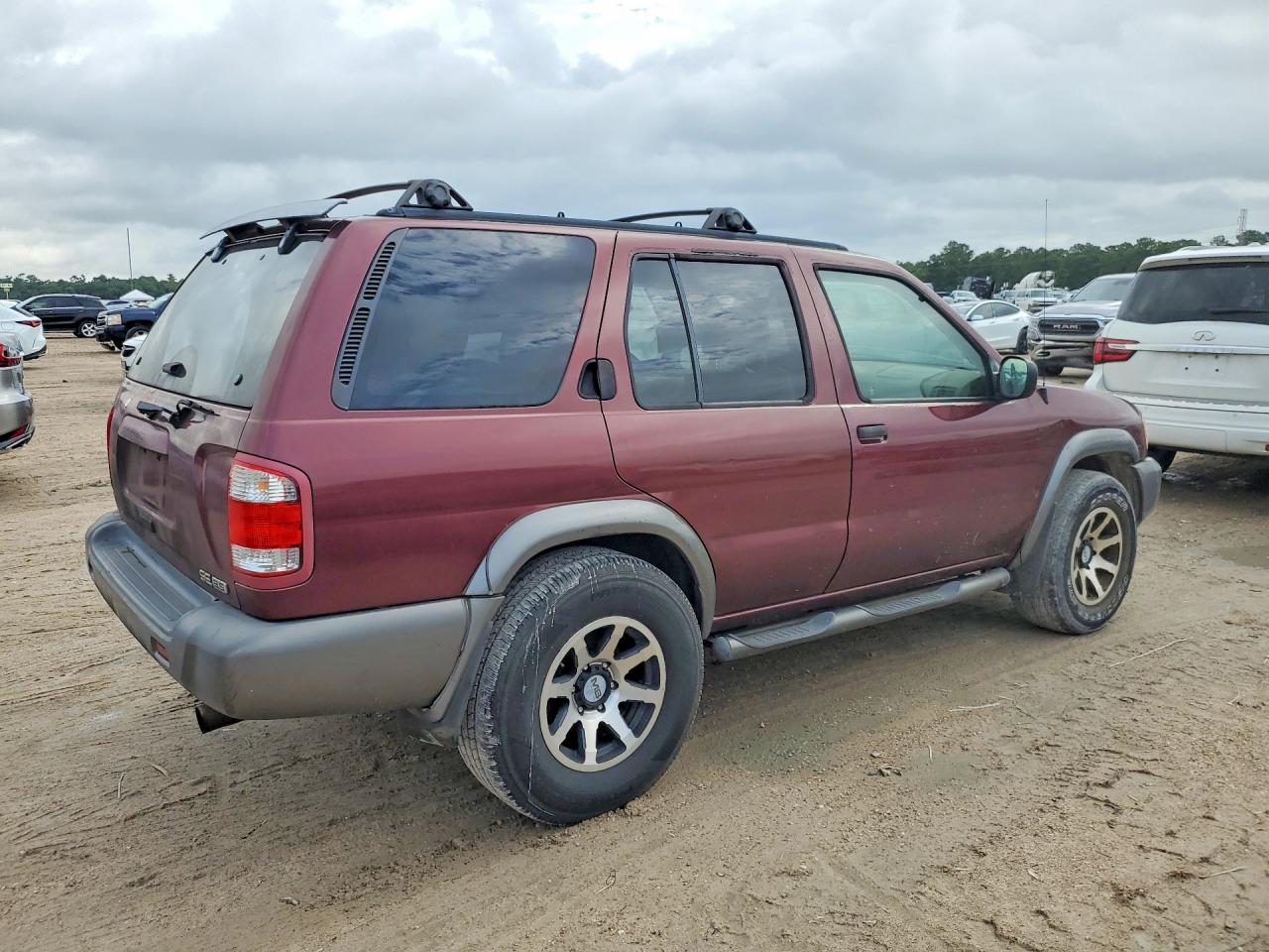 Nissan Pathfinder Se