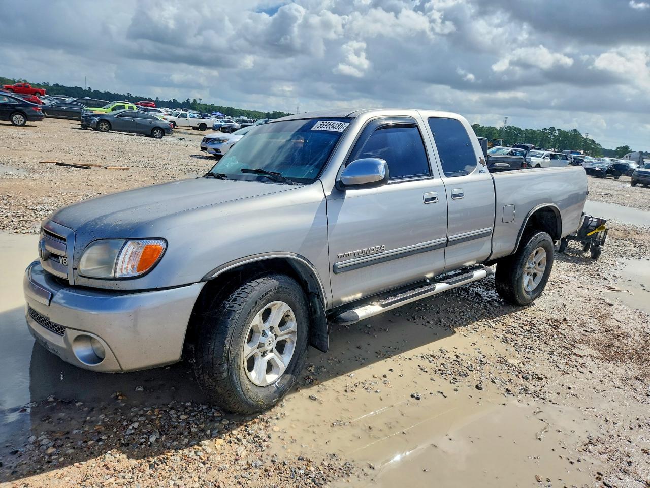 Salvage Toyota Tundra Image