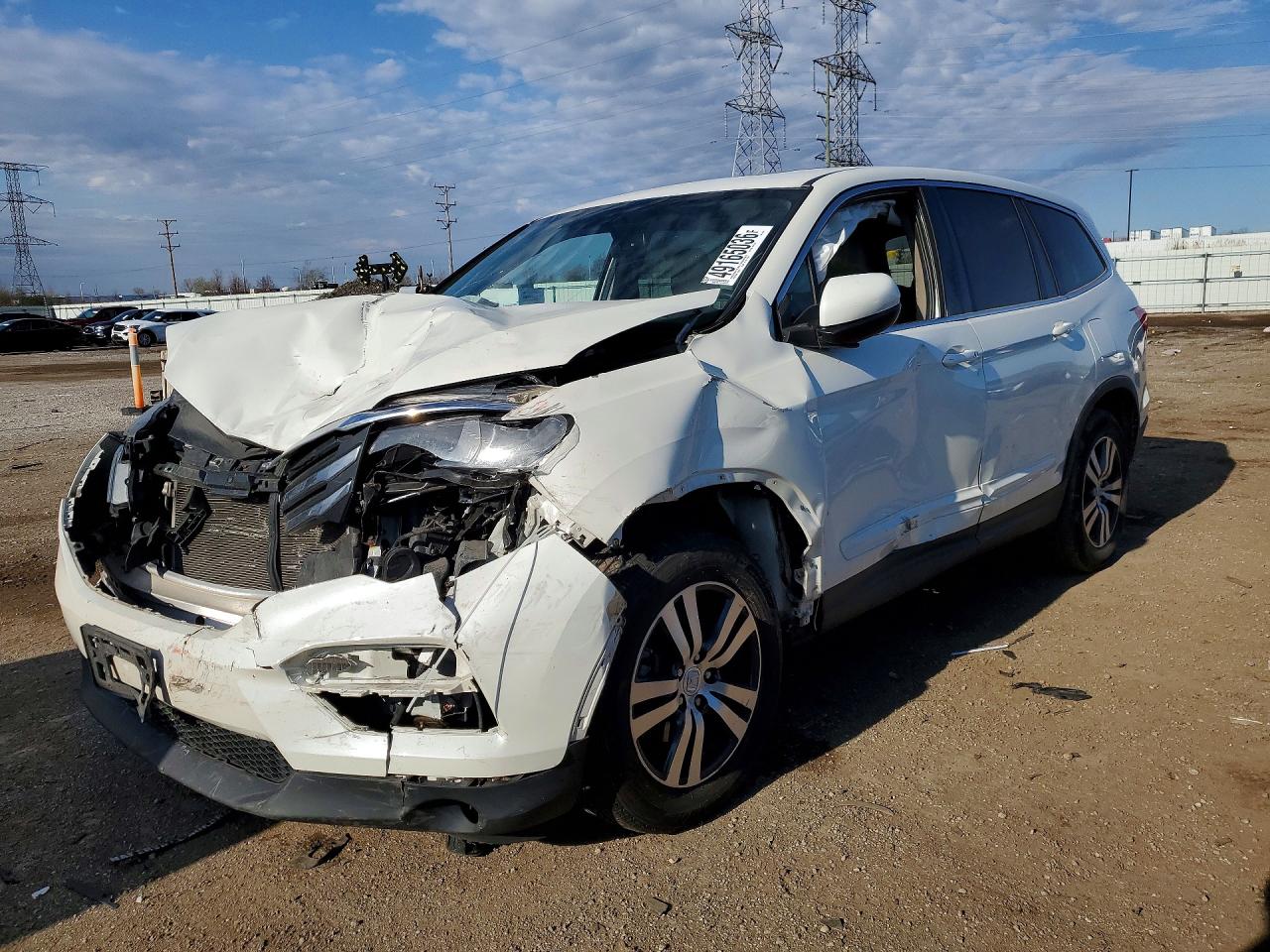 Salvage Honda Pilot Image