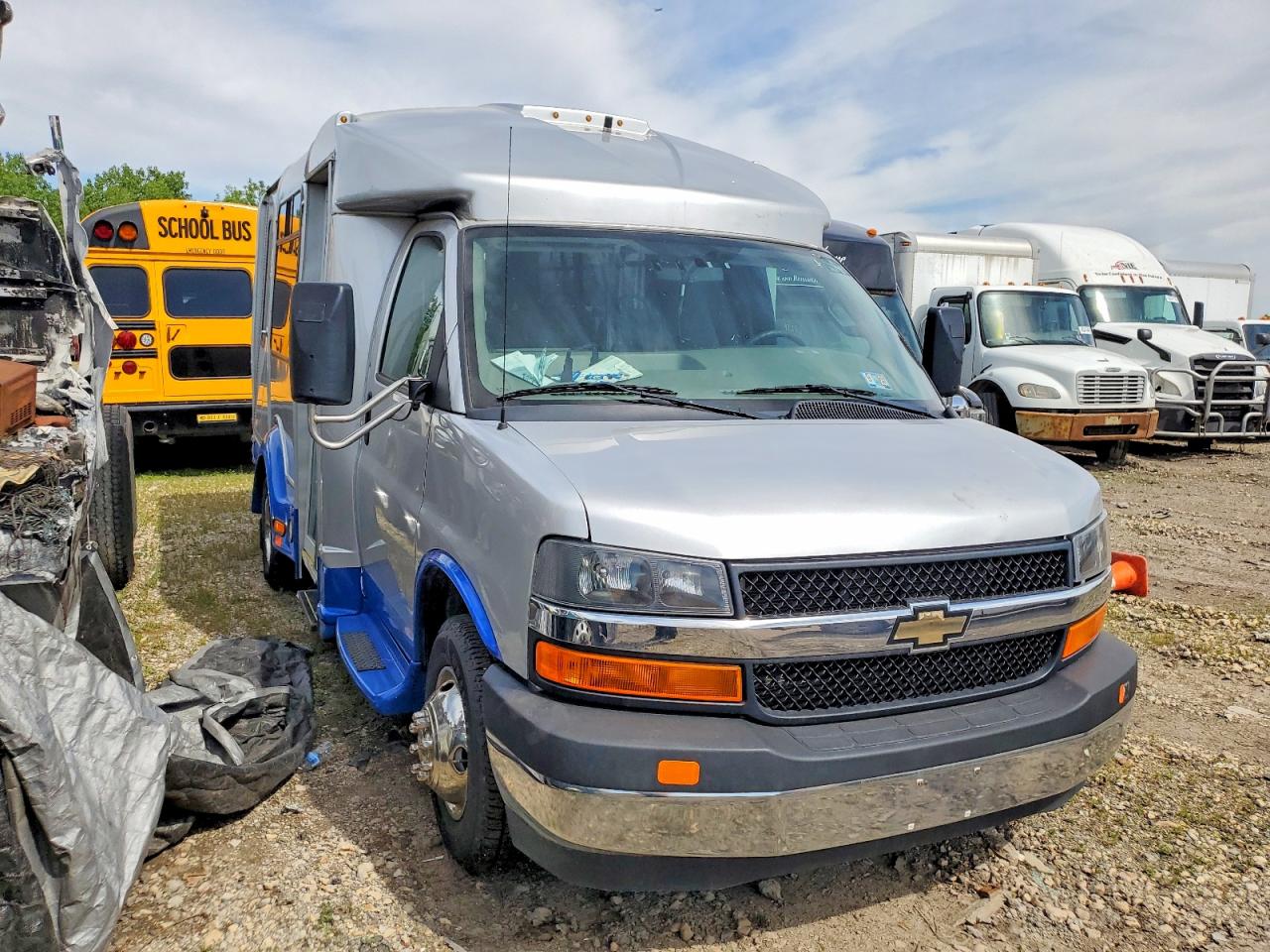 Salvage Chevrolet Express Image