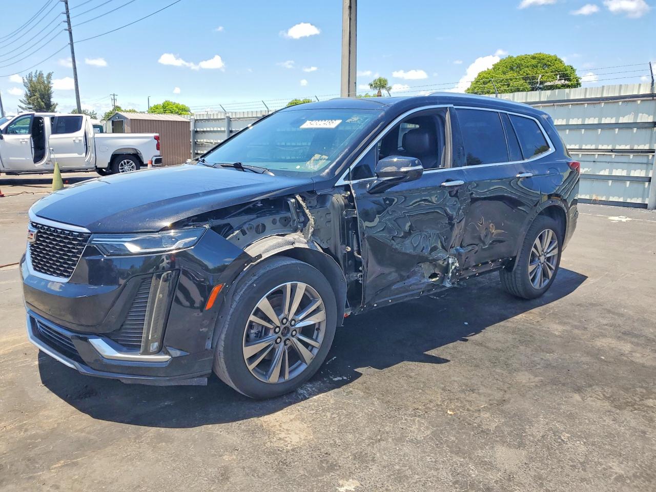 Salvage Cadillac XT6 Image