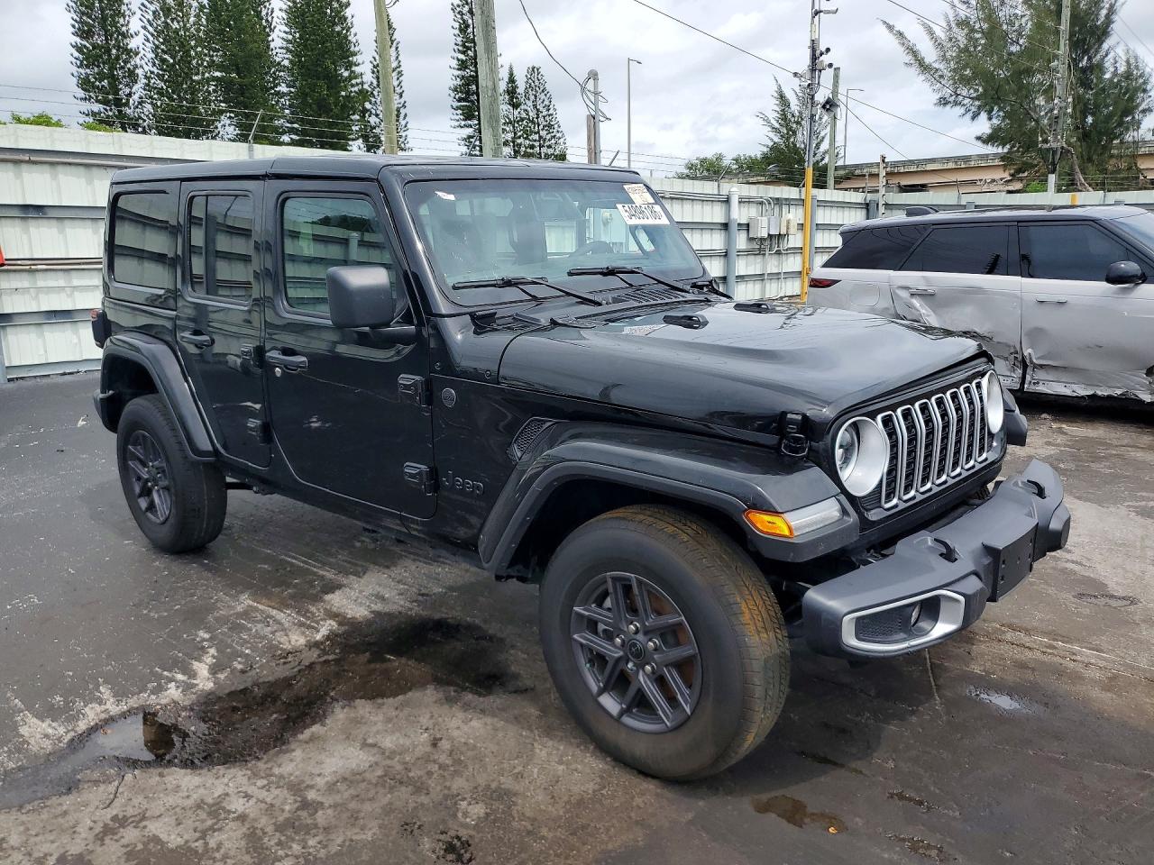 Jeep Wrangler Sahara